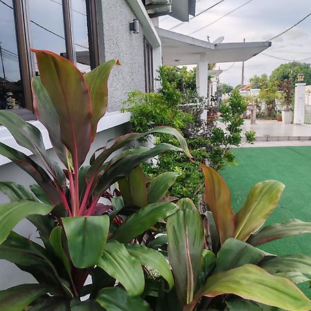 Melaka Beach Villa Kelebang Besar Exterior foto