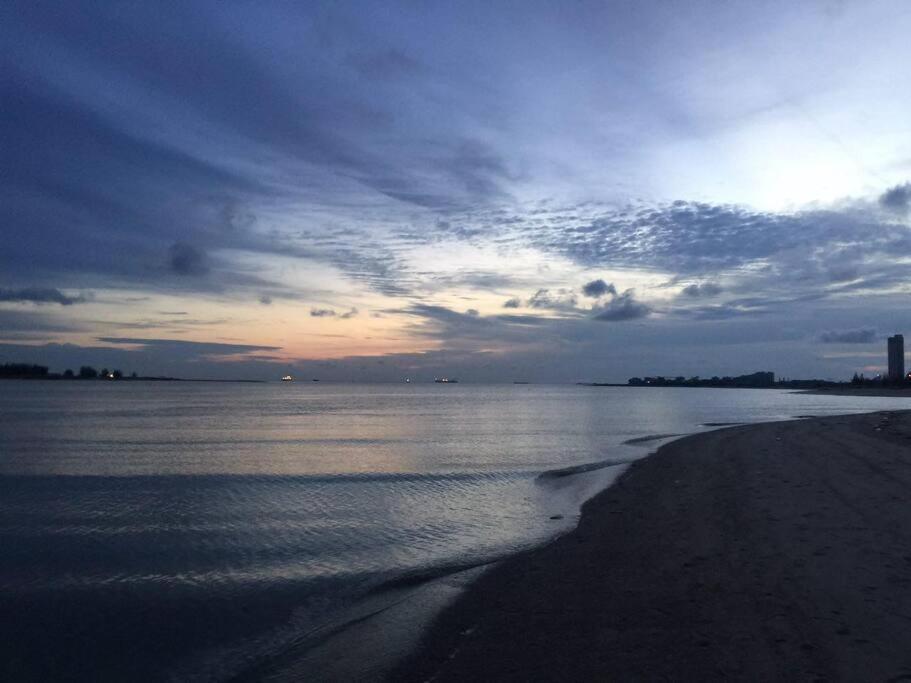 Melaka Beach Villa Kelebang Besar Exterior foto