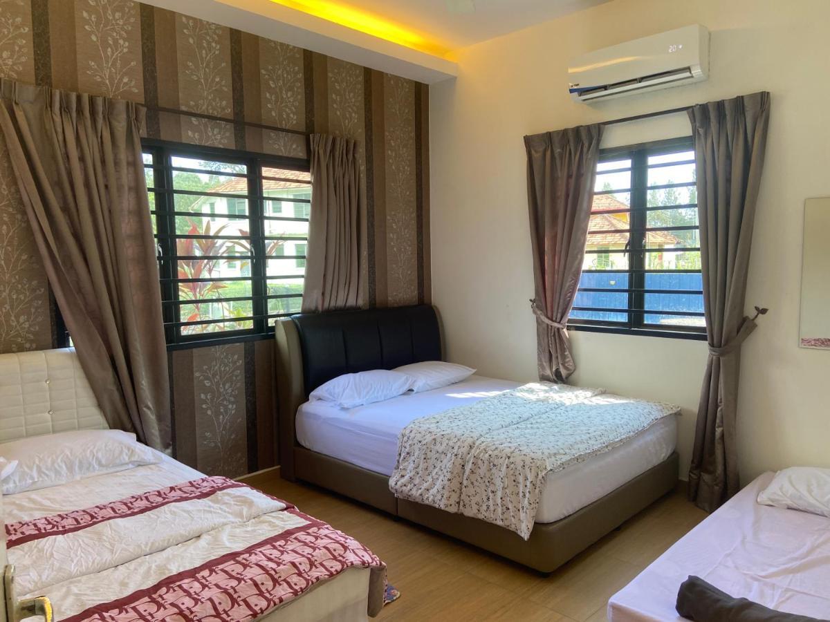 Melaka Beach Villa Kelebang Besar Exterior foto